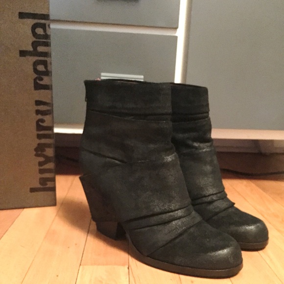 Luxury rebel suede booties. - Picture 2 of 6